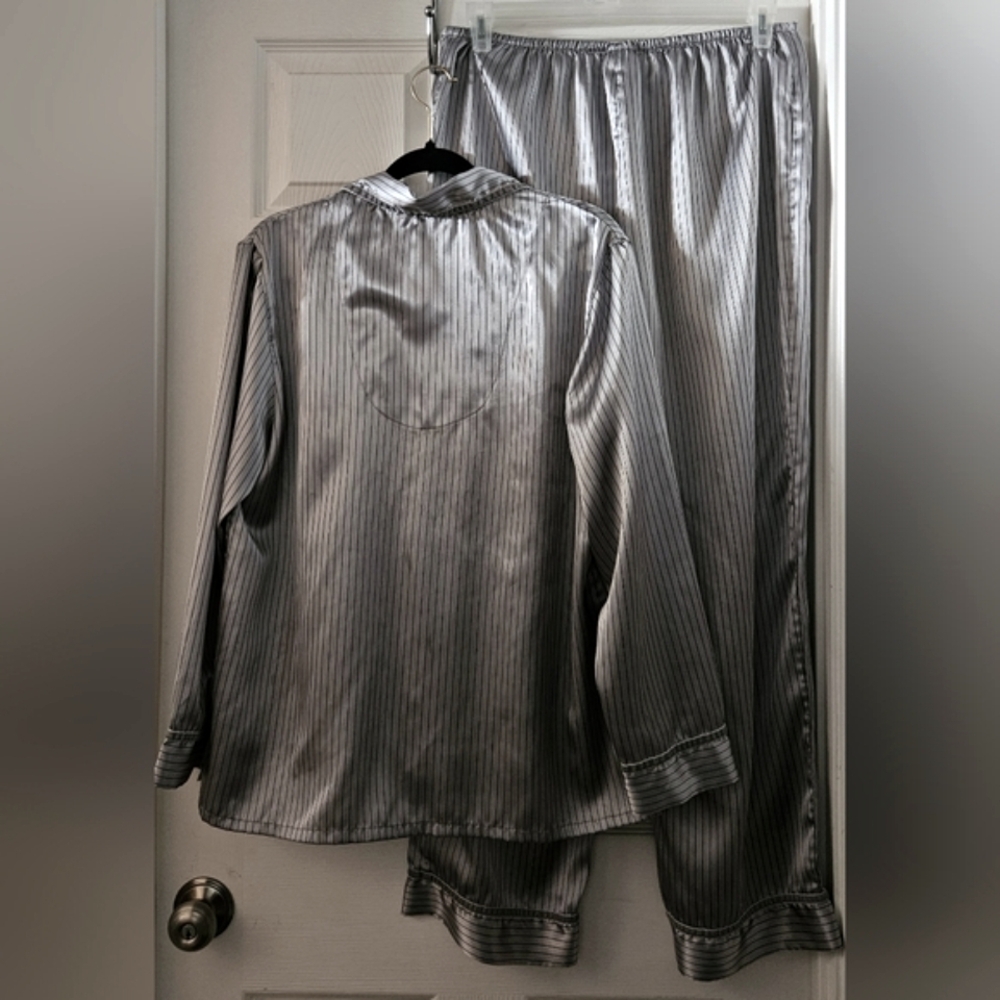 George Sleepwear 2-Piece Pajama Set - Picture 2 of 9